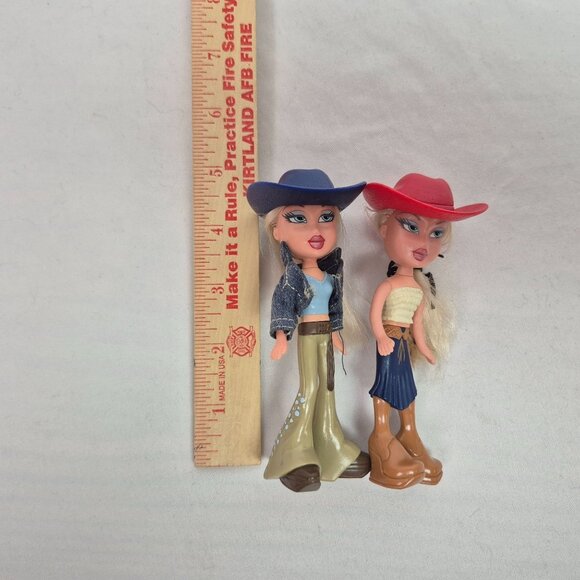 Bratz Cowgirlz McDonalds 5" Doll (Lot of 2) Cowgirl 2003 VTG EXCELLENT CONDITION - Picture 3 of 3